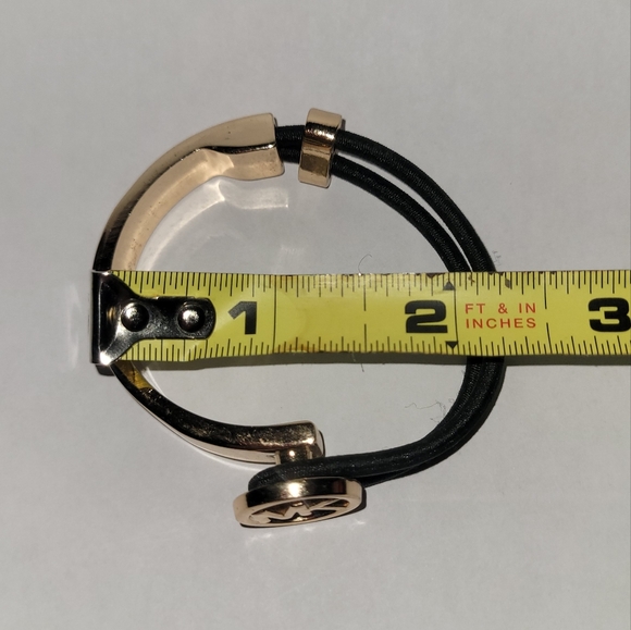 MICHAEL KORS GOLD BLACK ELASTIC BRACELET ONE SIZE EUC - Picture 5 of 6